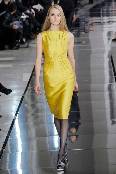 Look 2